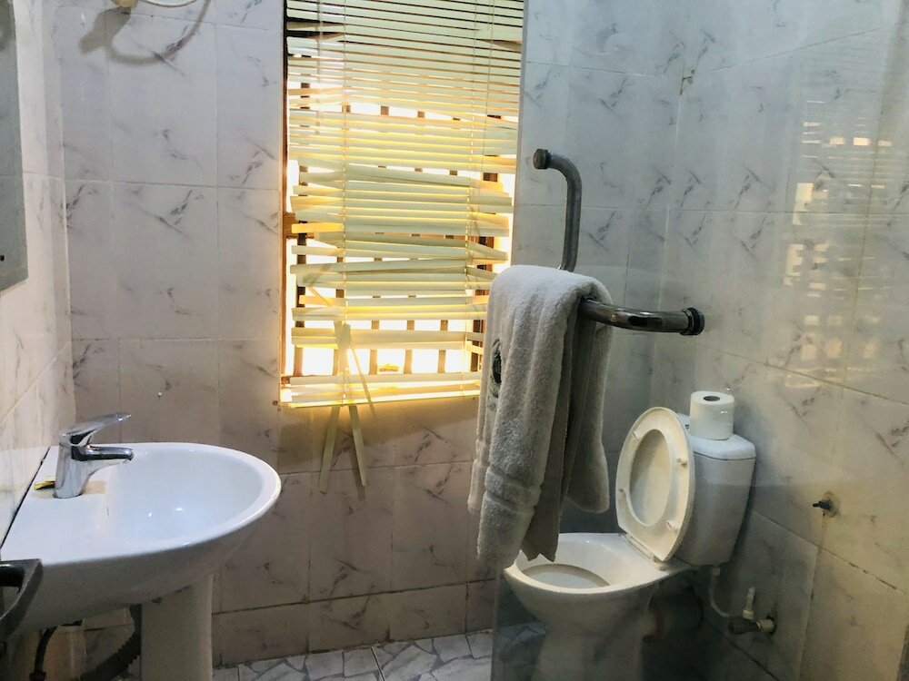 Фото Mayors & Diplomat Suites Opebi