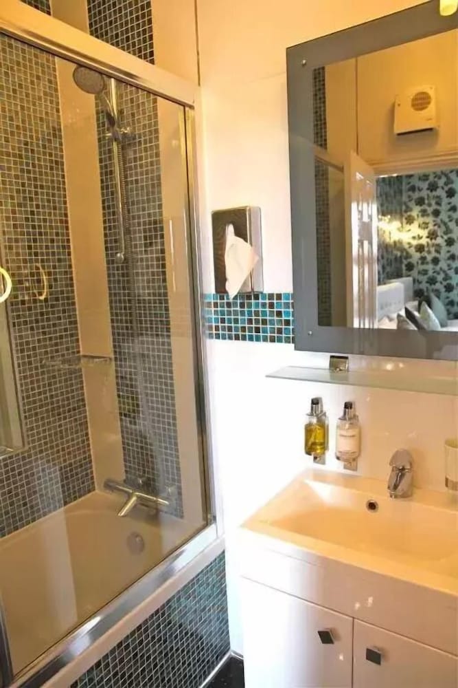 Фото Crompton Guest House