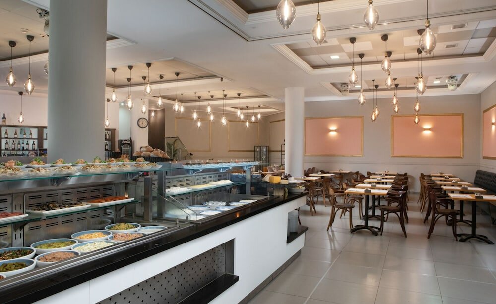 Фото Island Suites Hotel