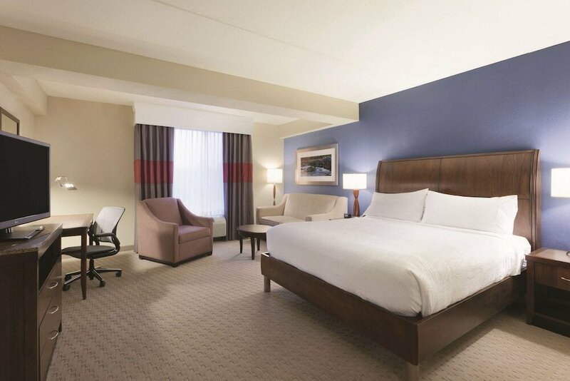 Гостиница Hilton Garden Inn Falls Church