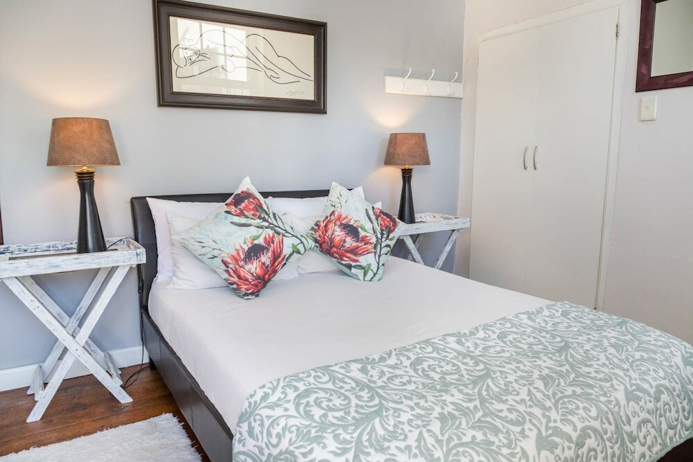 Фото Four Oaks Guesthouse