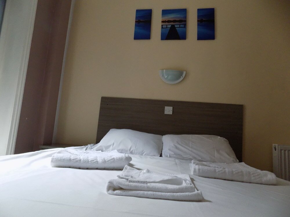 Фото The New Royal Windsor Hotel