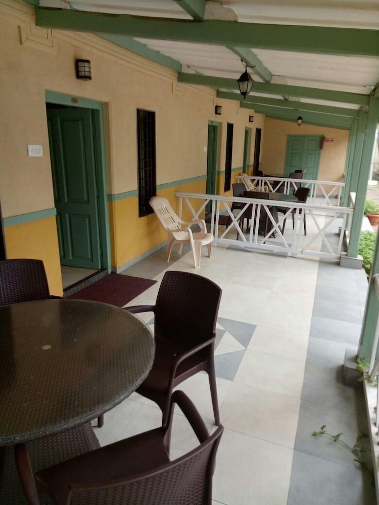 Фото Golden Swan Beach Resort