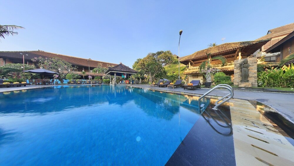 Фото Satriya Cottages