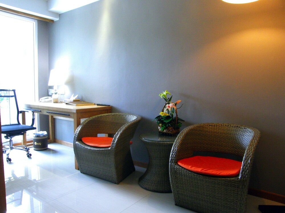 Фото D Day Resotel Pattaya