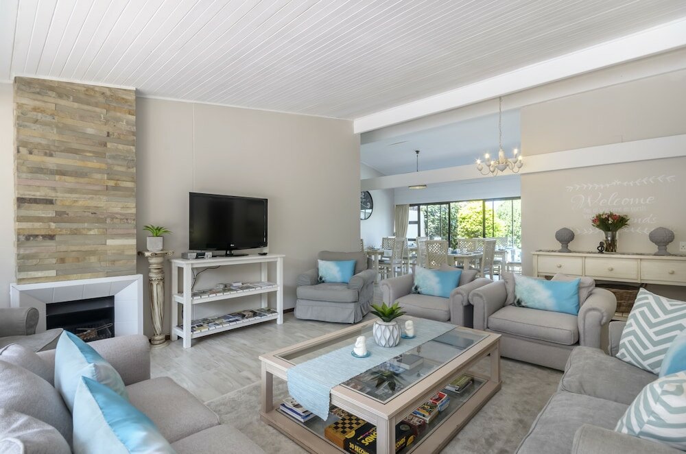 Фото Admiral's Lodge Guest House B & B