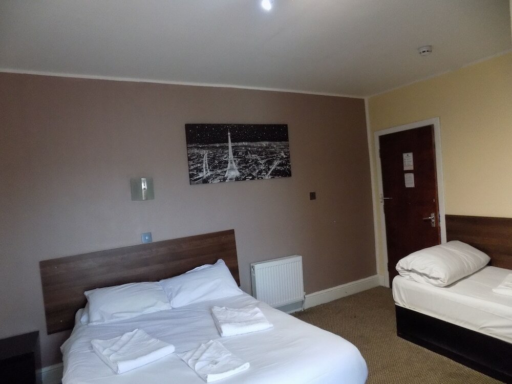 Фото The New Royal Windsor Hotel