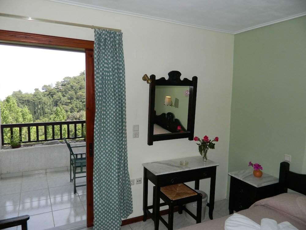 Фото Daphne Hotel