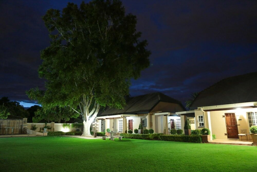 Фото Scott's Manor & Conference Venue