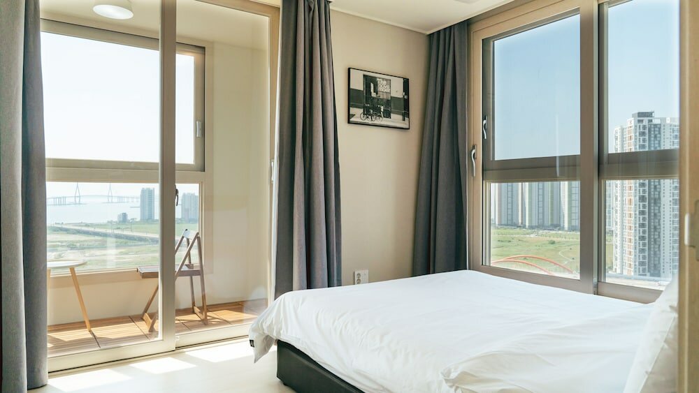 Фото The November Stay in Landmark