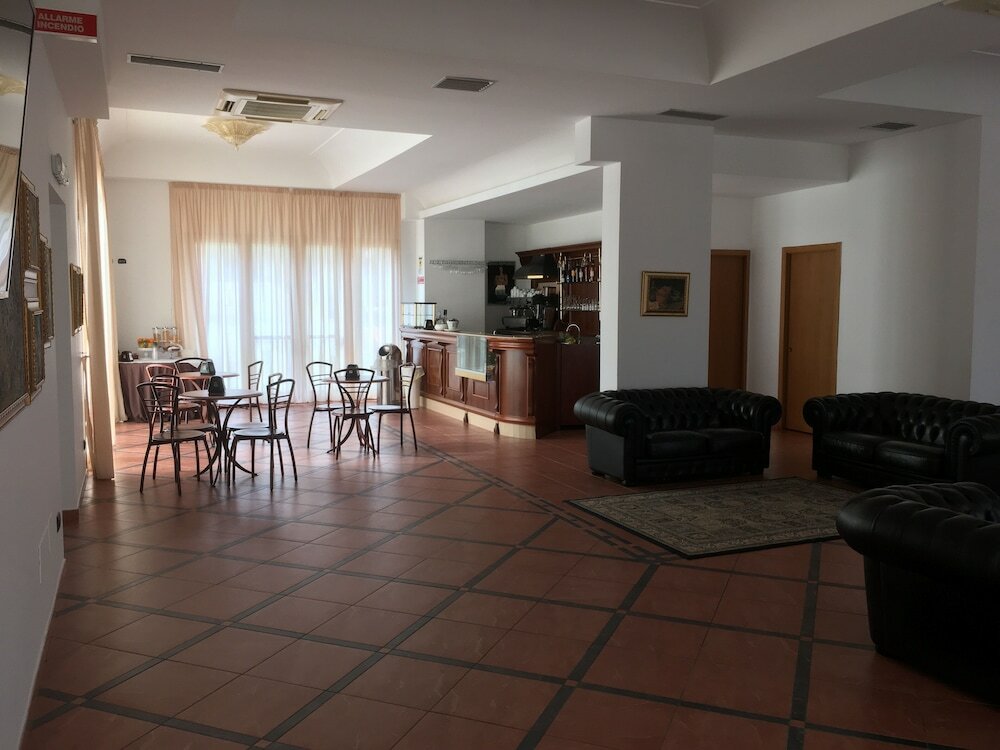 Фото Hotel Villa Giatra