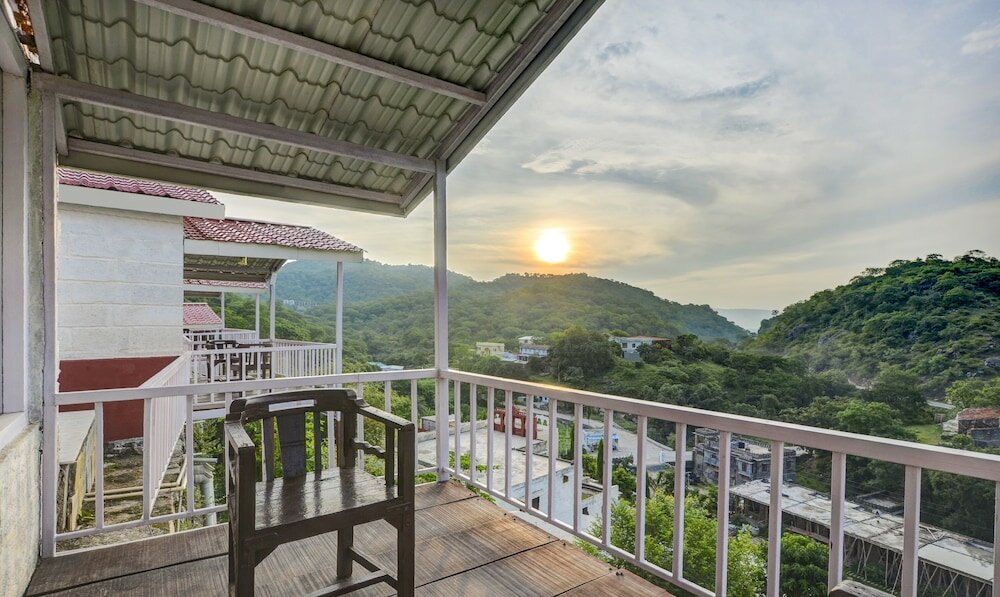 Фото Treebo Trend Hotel Kumbhal Castle With Valley View