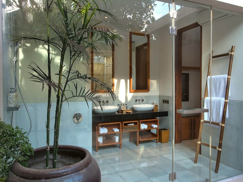 Фото Seseh Beach Villas