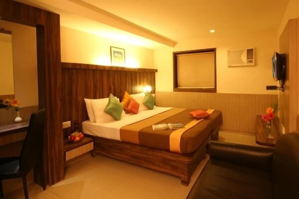 Фото Hotel Ratna Palace Residency