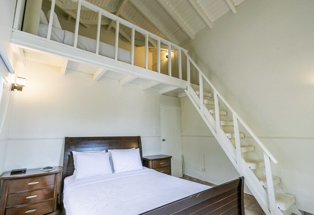 Фото Massive Oceanfront Villa - SPA - Sauna - Gameroom - Malmok!