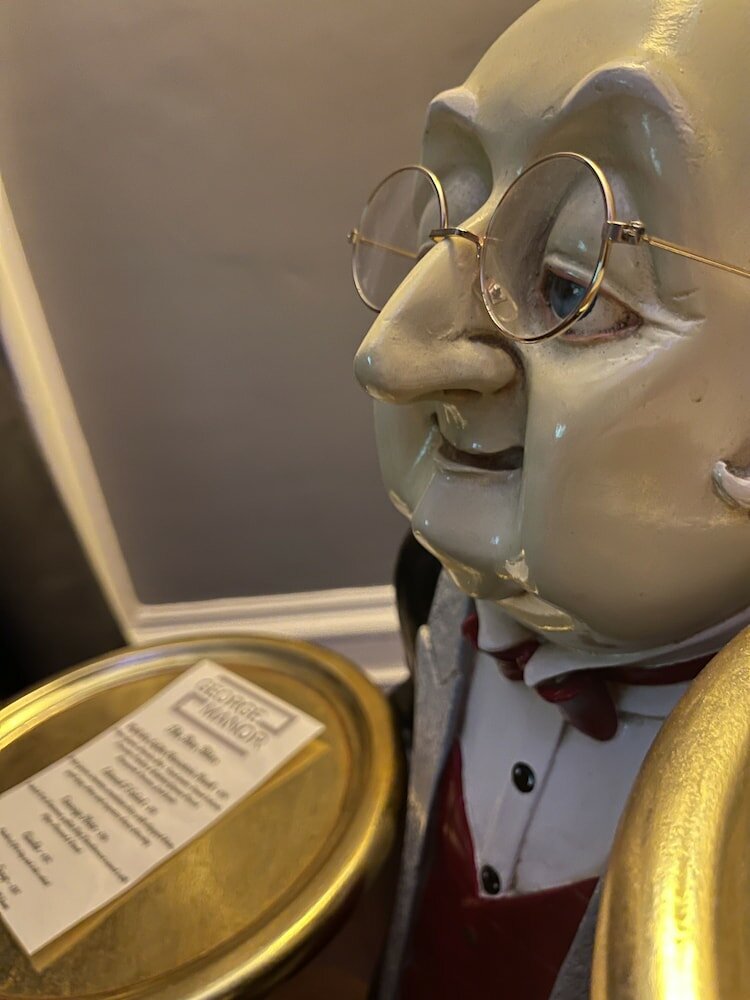 Фото The George Manor