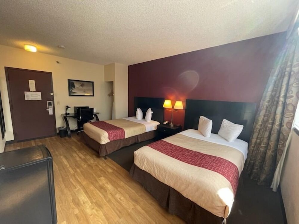 Фото Tropical Palms Hotel