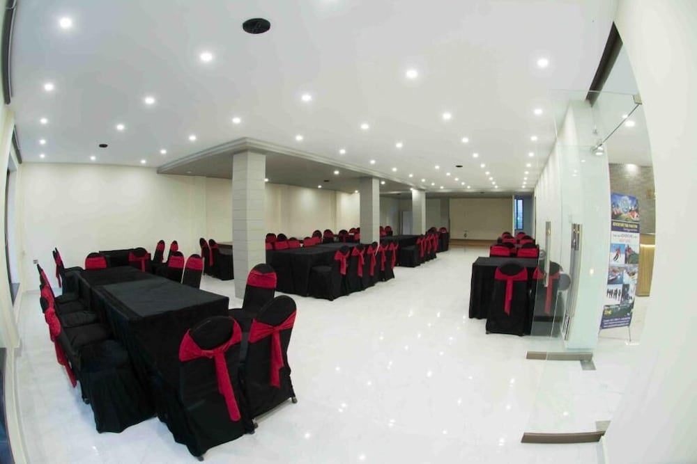 Фото Karakuram Hotel