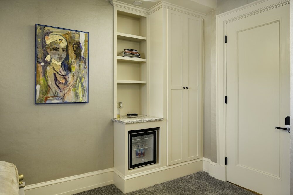 Фото The Edward Hotel