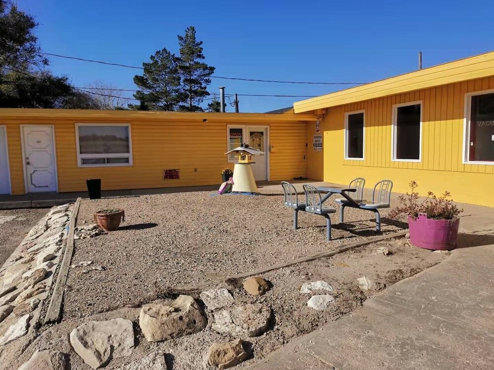 Фото Dundurn Motel