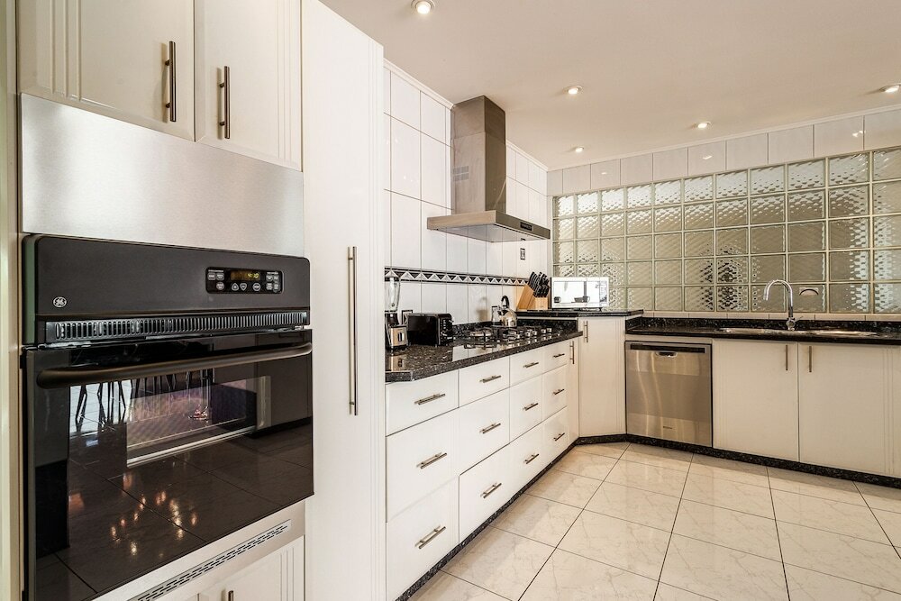 Фото Large Villa With View! Private Pool Free Utilities!