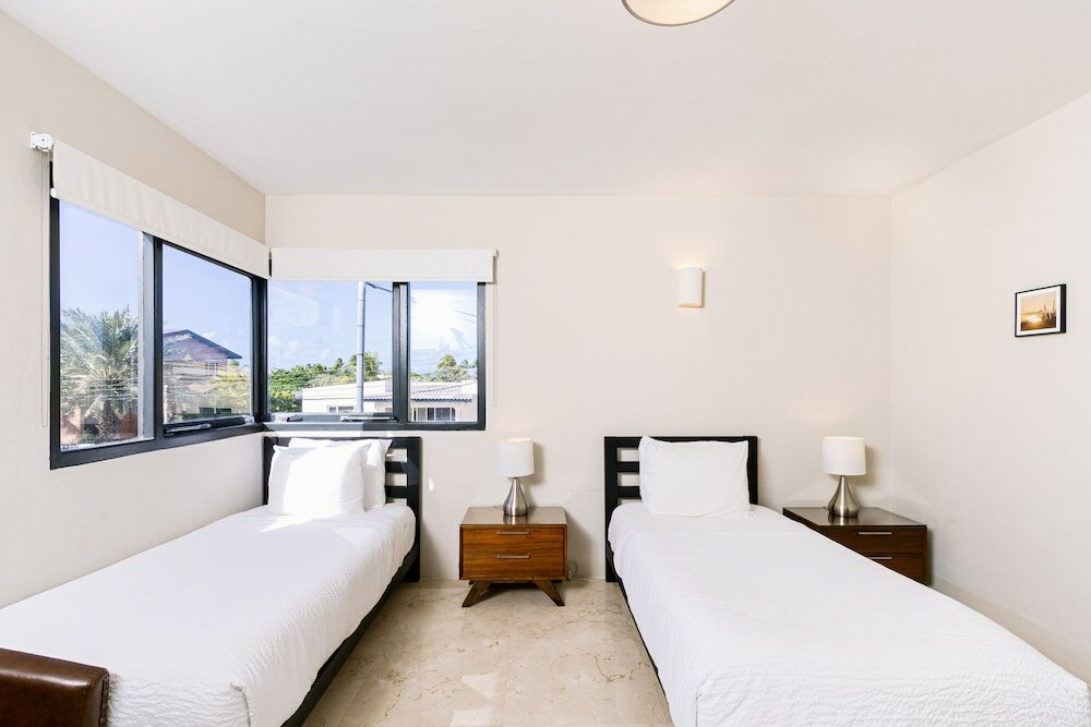 Фото Stunning Villa With Infinity Pool & Outdoor Kitchen! Across From Marriott!