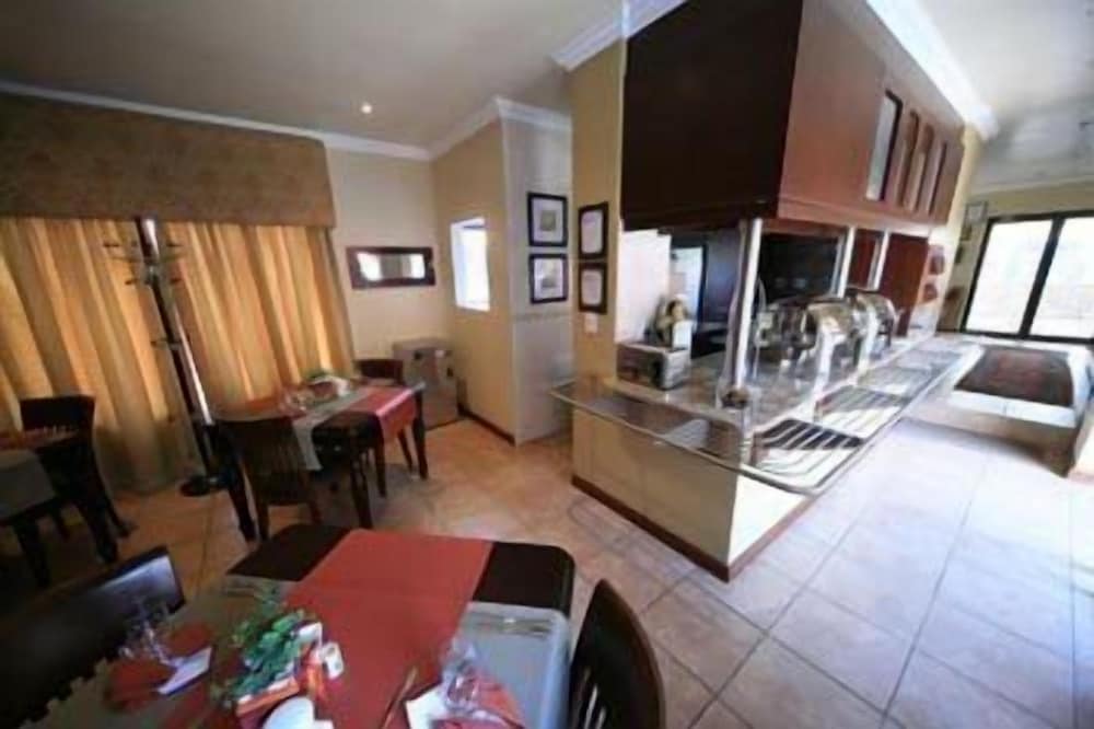 Фото Le Cozmo Guest House