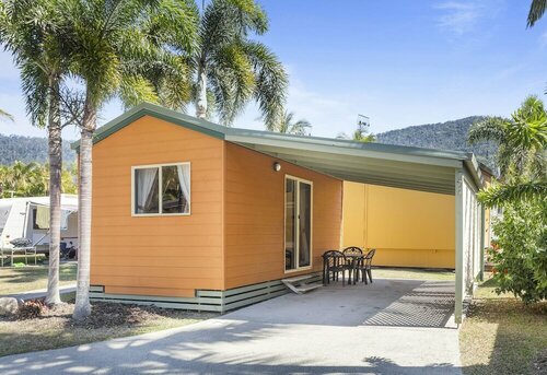 Гостиница Tasman Holiday Parks - Airlie Beach