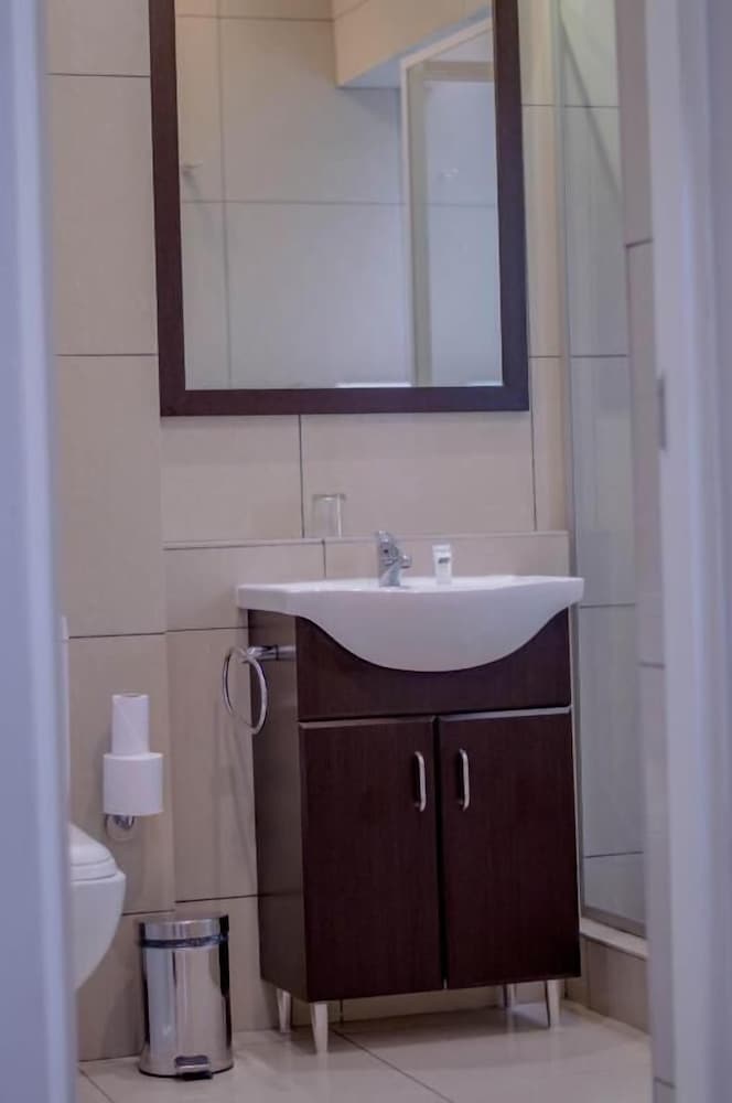 Фото 314 on Clark Guest House