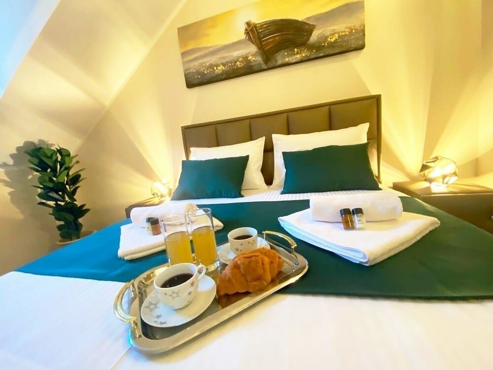 Фото D & Sons Apartments