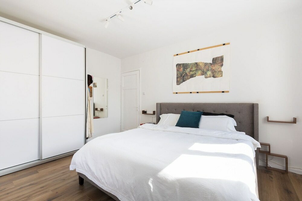 Фото Artistic Downtown Vibe Apt in Florentin