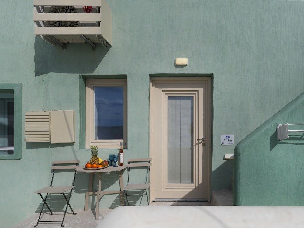 Фото Secret Gem Suites