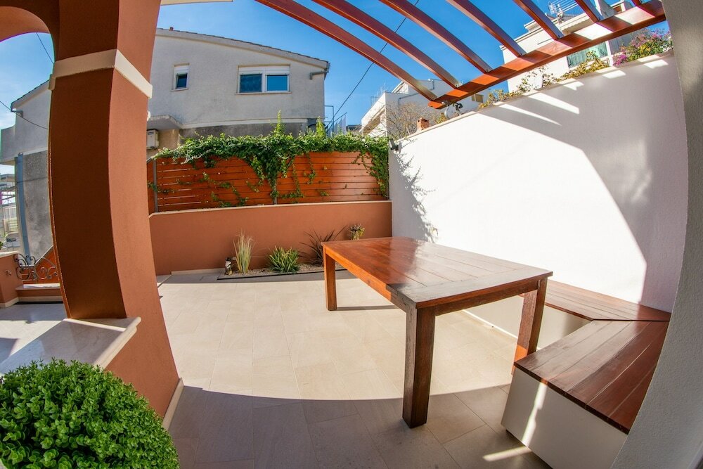 Фото Luxury Apartment Eqanimity