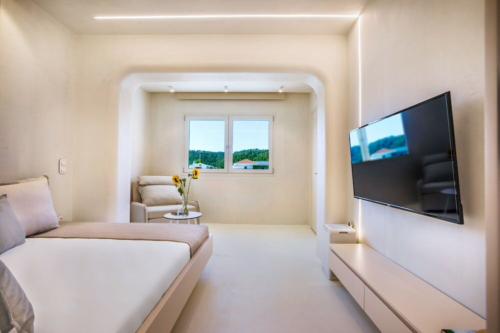 Фото Cocoons Luxury Suites & Villas