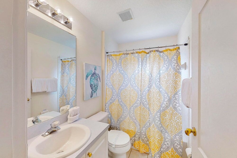 Фото Peter and Gillian's Tuscan Ridge Vacation Home