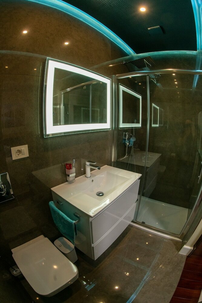 Фото Luxury Apartment Eqanimity