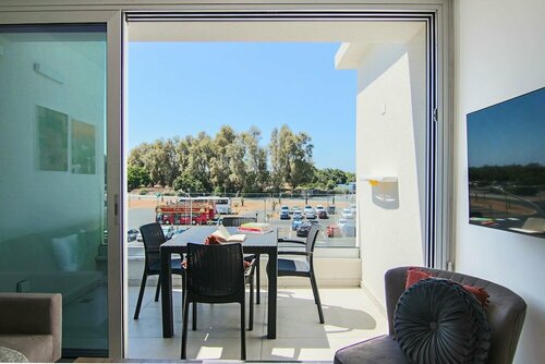 Гостиница Phaedrus Living: Seaside Executive Flat Harbour 201 в Пафосе