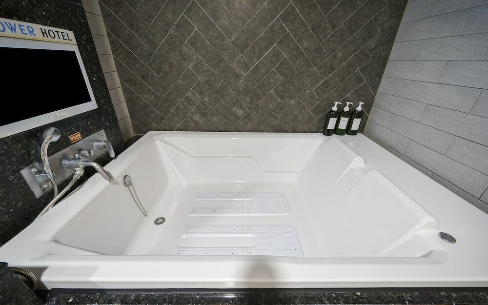 Фото Daejeon Yuseong SPA Tower