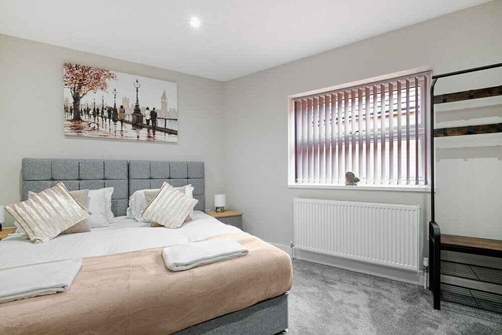 Фото Crown Place 2 & 3 Bedroom Luxury Apts