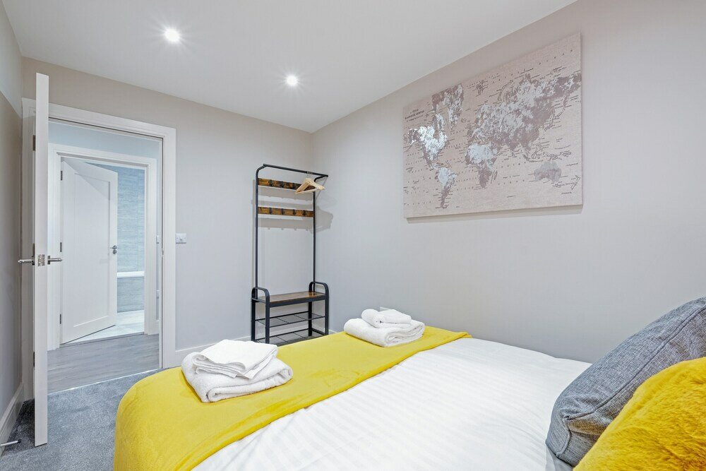 Фото Crown Place 2 & 3 Bedroom Luxury Apts