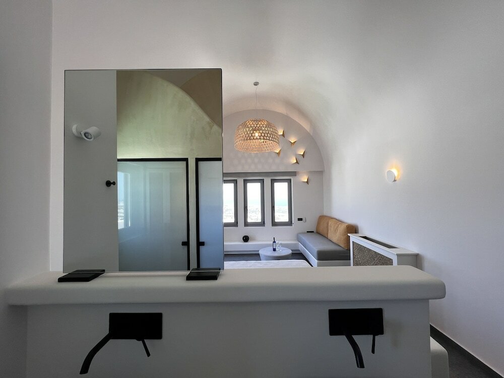 Фото Elements Cozy Suites