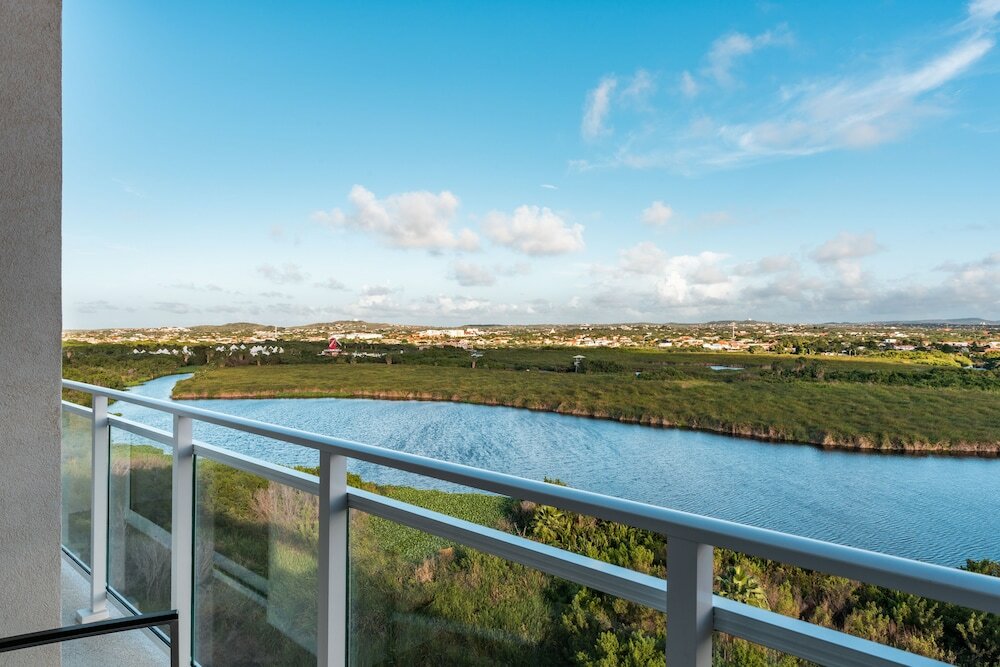 Фото Embassy Suites by Hilton Aruba Resort