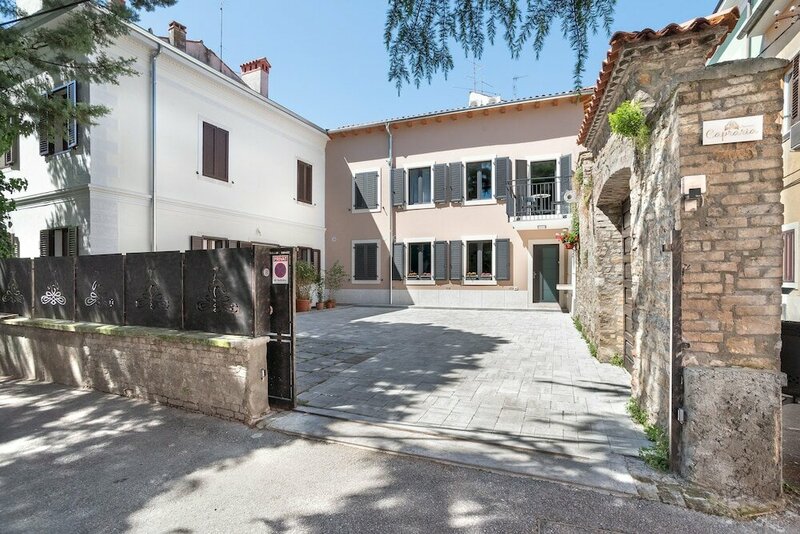 Гостиница Apartments Capraria в Копере