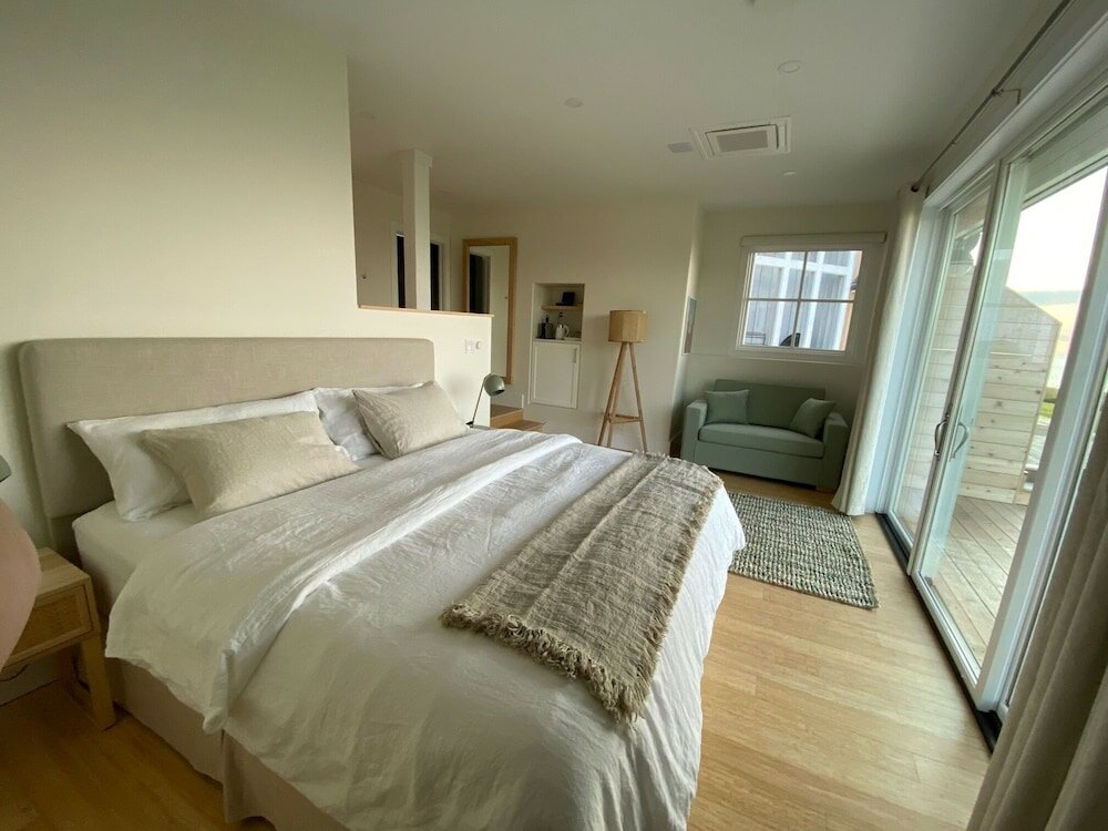 Фото 45 Steps - The Culinary Beachside Inn