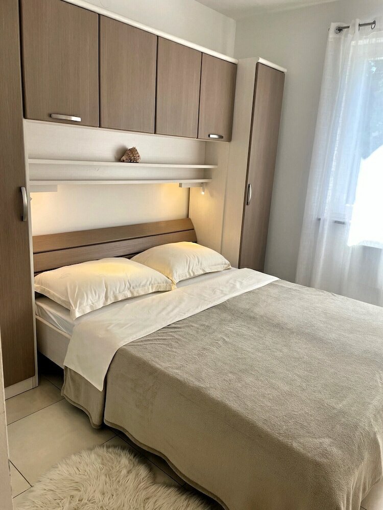 Фото Lily apartment