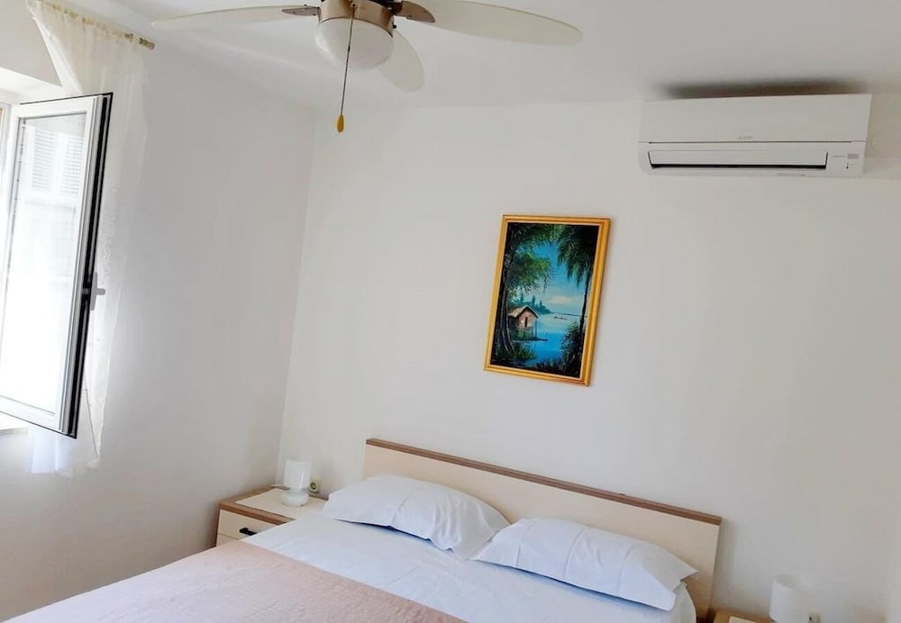 Фото Pero - Free Parking - A1