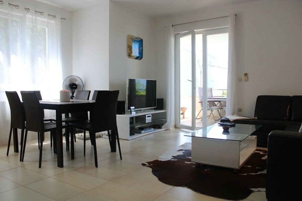 Фото Lily apartment