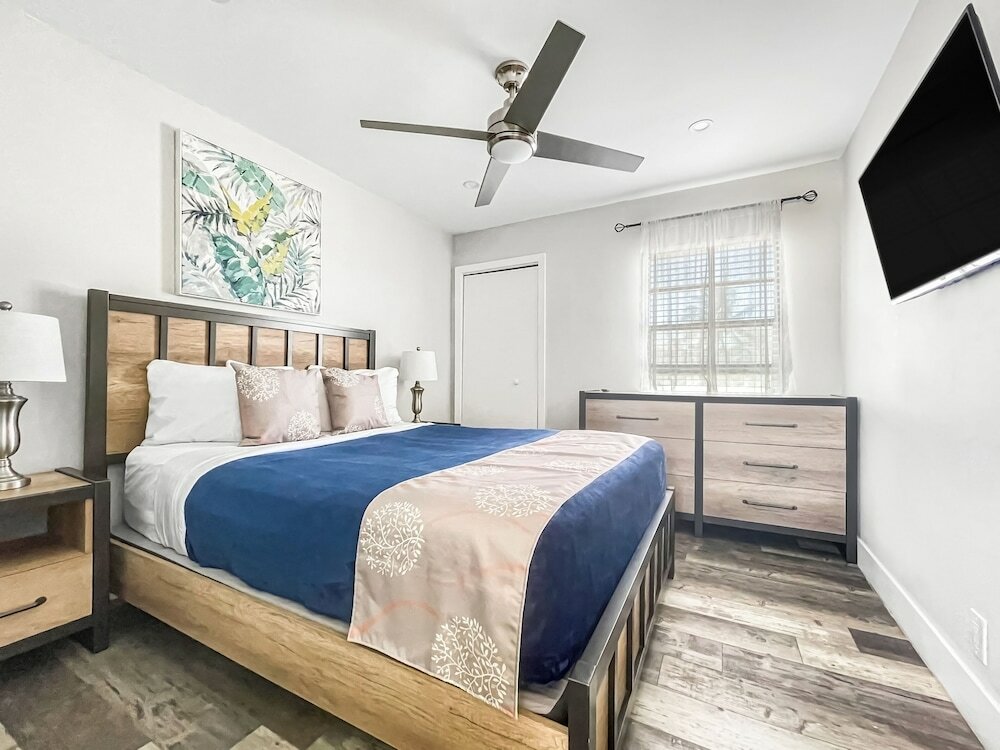 Фото Neptune Oceanfront Rentals