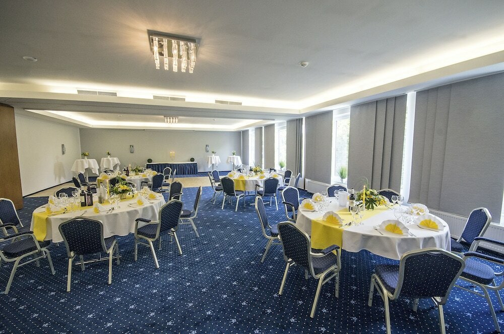 Фото Avalon Hotelpark Königshof