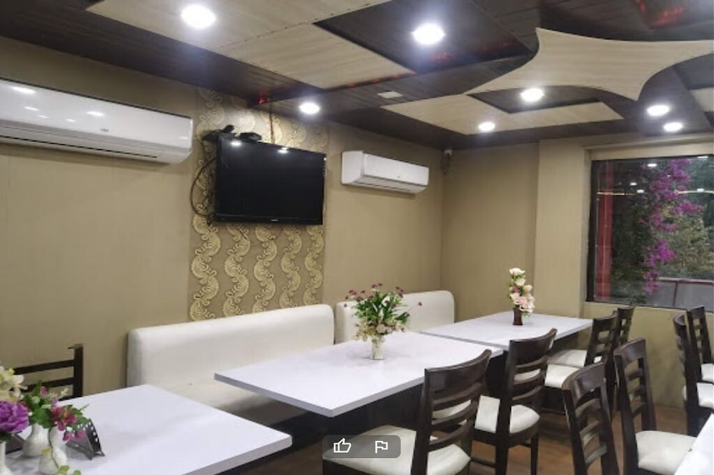 Фото Ikon Residency Near Fortis Escorts Hospital